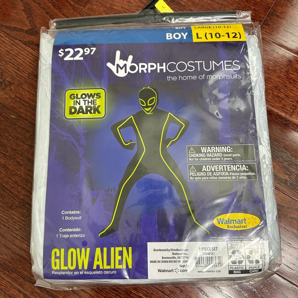 MorphCostumes Glow Alien. ( Glows in the dark)